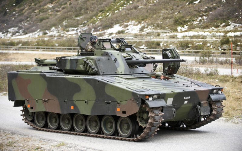 Schweiz Suisse Swiss Army Spz 2000 CV90 CV9030 2 scaled e1685979745156 Etats-Unis | Coopération internationale technologique Défense | Flash Défense