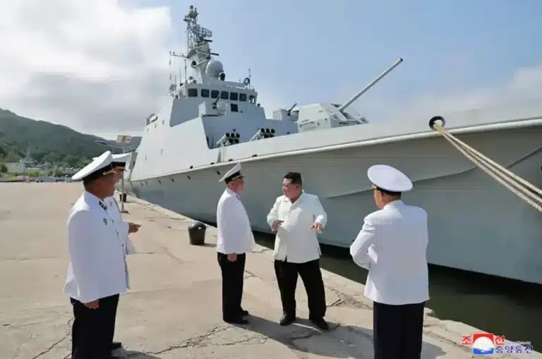 金正恩氏は核戦争のリスクに直面して北朝鮮海軍の強化と近代化を望んでいる