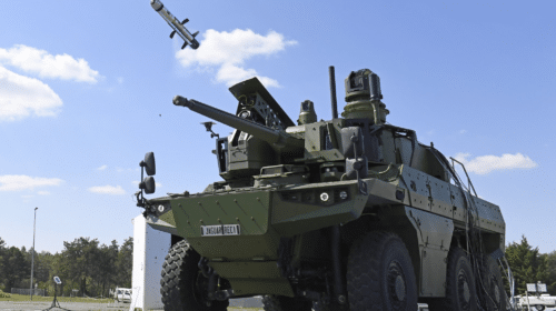 EBRC Jaguar vuurt MMP AKERON MP antitankraketten af ​​| België | Lichte tanks en gepantserde verkenning