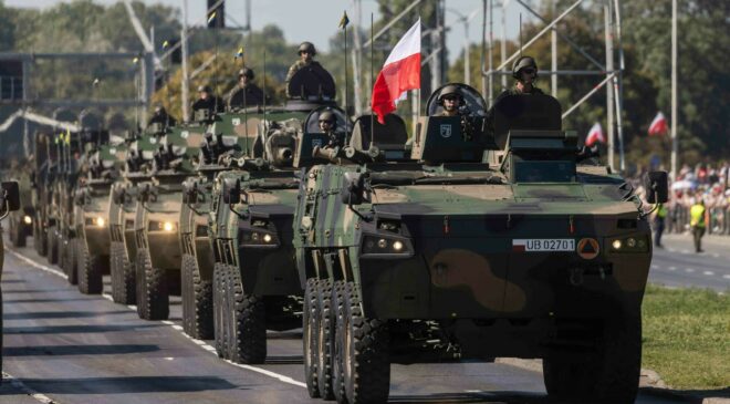 De polske hære paraderer