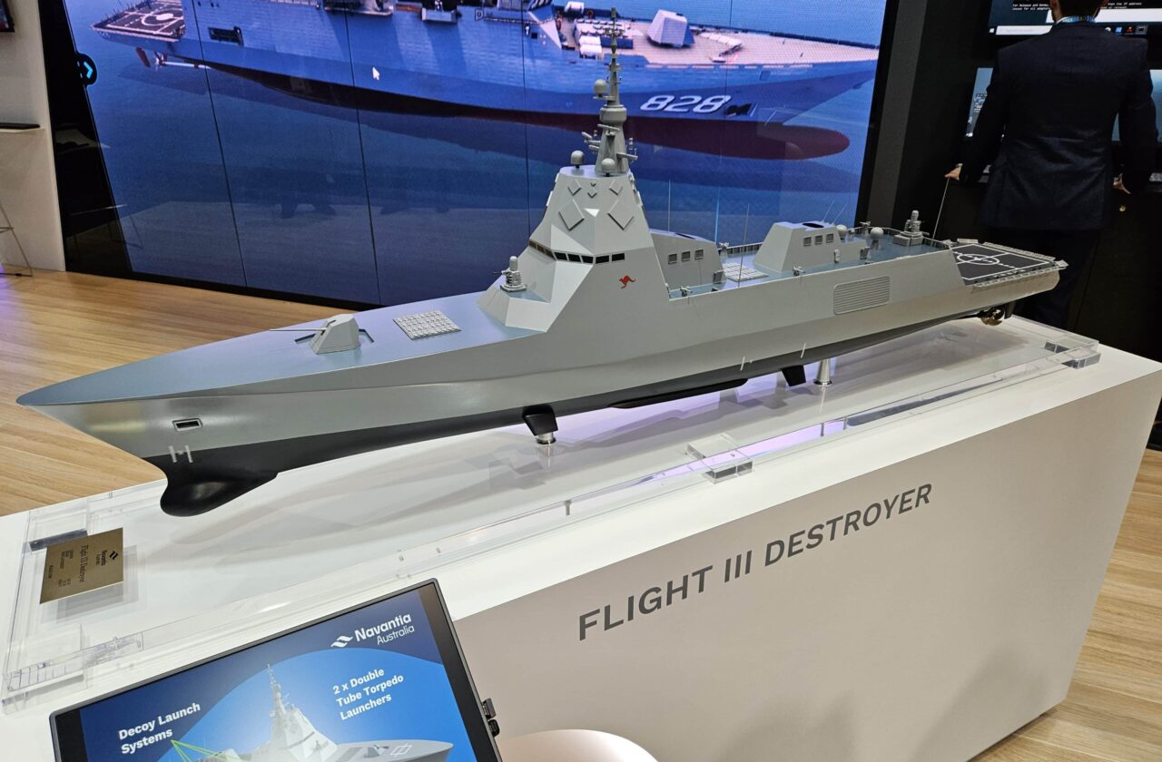 オーストラリア海軍はナバンティアのフライト III 超駆逐艦に誘惑され