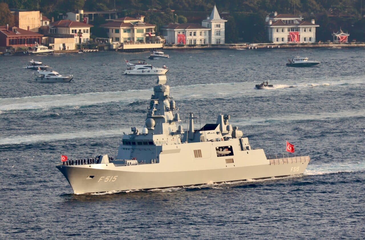 TCG Istanbul Marine turque