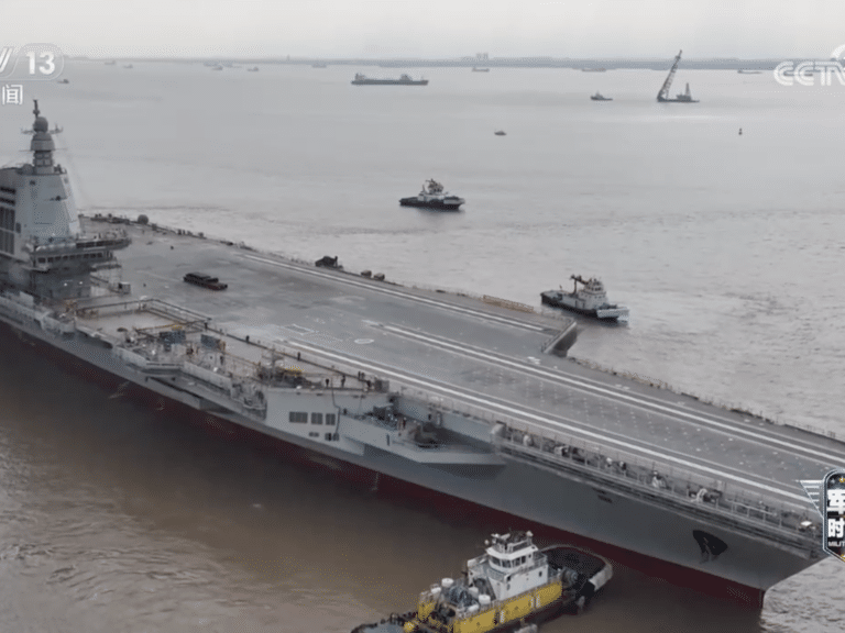Alors que le Fujian entame ses essais en mer, la Marine chinoise à mi-chemin de son objectif de 6 porte-avions en 2035
