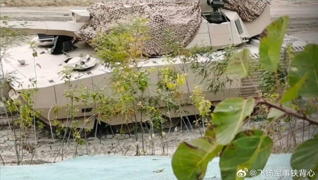 Char moyen Type 23 chine