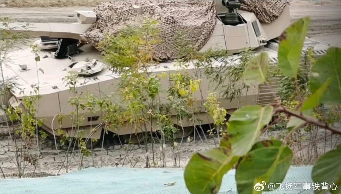 Char moyen Type 23 chine