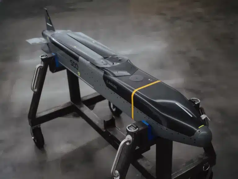 Anduril pari sur la fusion des drones d’attaque et des missiles tactiques