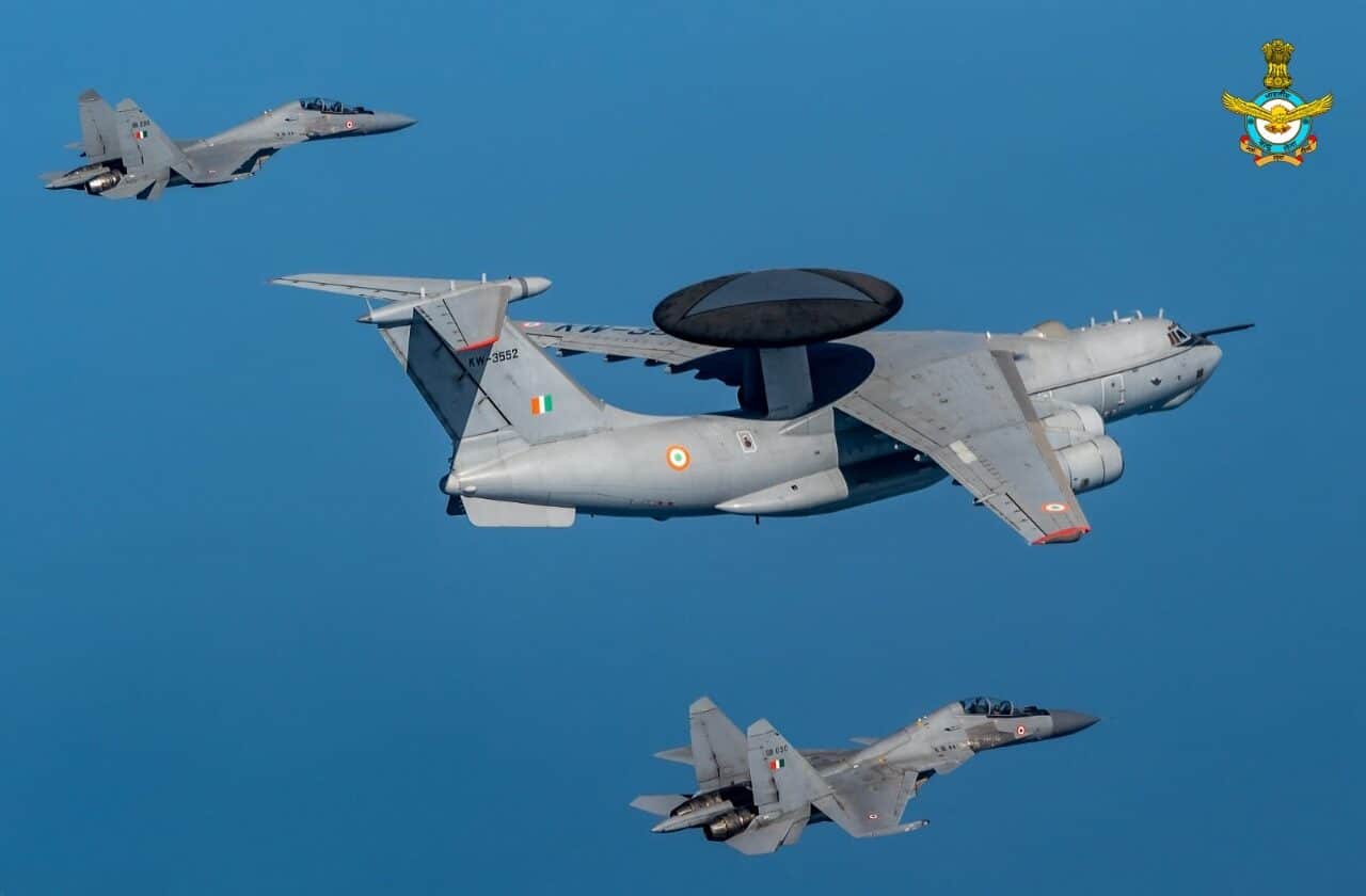 A 50 Su 30MKI IAF Aviation de chasse | Analyses Défense | Budgets des armées et effort de Défense