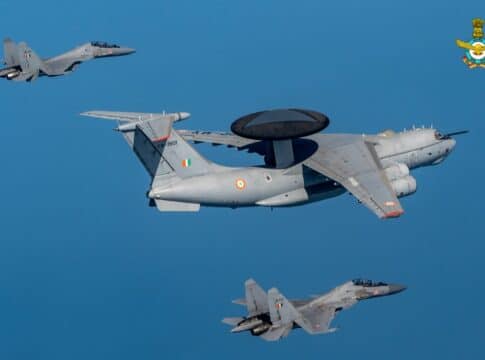 インド、Su-57導入を見送り Su-30MKI近代化とRafale調達を優先