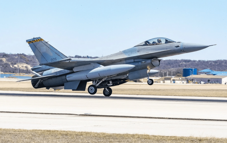 Pour équiper les forces aériennes colombiennes de F-16V, les États-Unis promettent la lune !