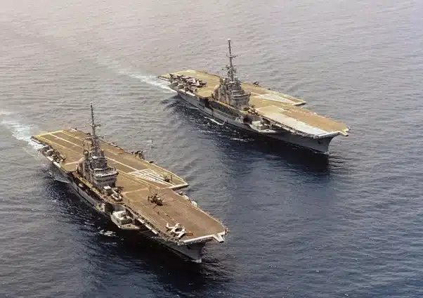 Une opportunité unique pour un second porte-avions français se dessine à présent 2 second porte-avions Foch et Clemenceau Marine nationale