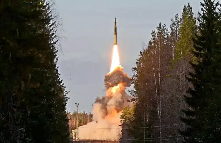 RS-26 Oreshnik : la Russie pourrait produire 25 missiles IRBM par an