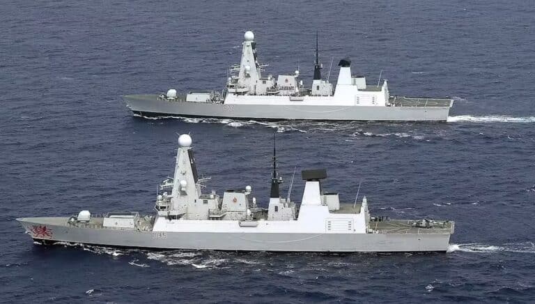 Le premier des destroyers Type 45 de la Royal Navy reçoit ses 24 missiles CAMM supplémentaires