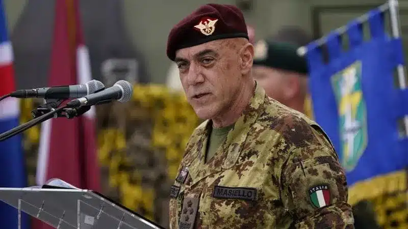 Il manquerait 45,000 militaires à l'Armée de terre italienne ! 3 general Carmine massiello armee de terre italienne