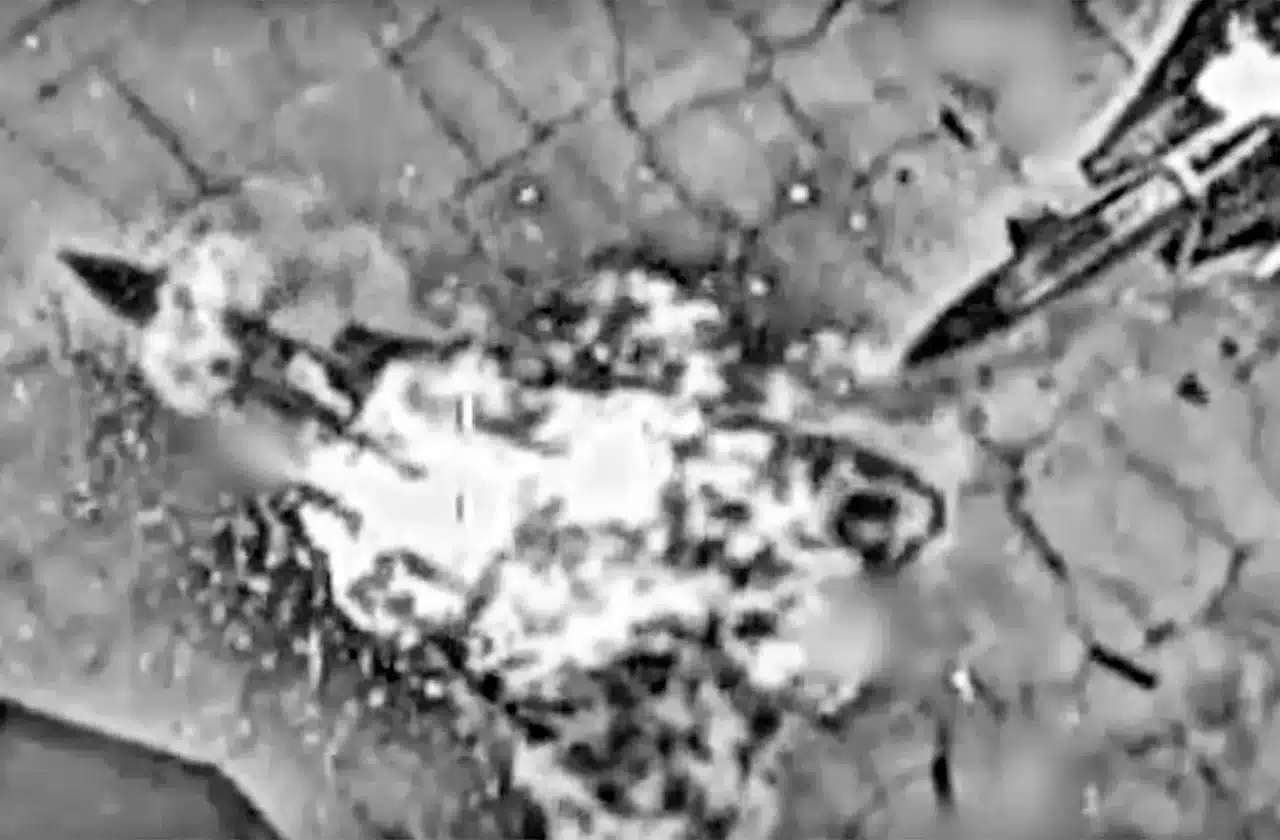 F-14 iranien detruit au sol