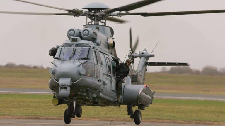 [Flash] La Roumanie prête à débourser 1 Md€ pour des hélicoptères H225M Caracal assemblés sur place