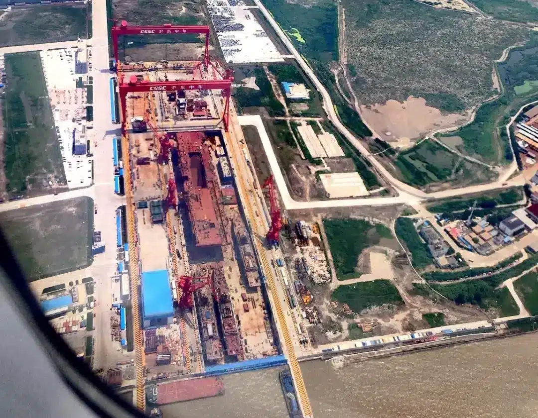 Chantiers navals Hudong Type 076 Type 054