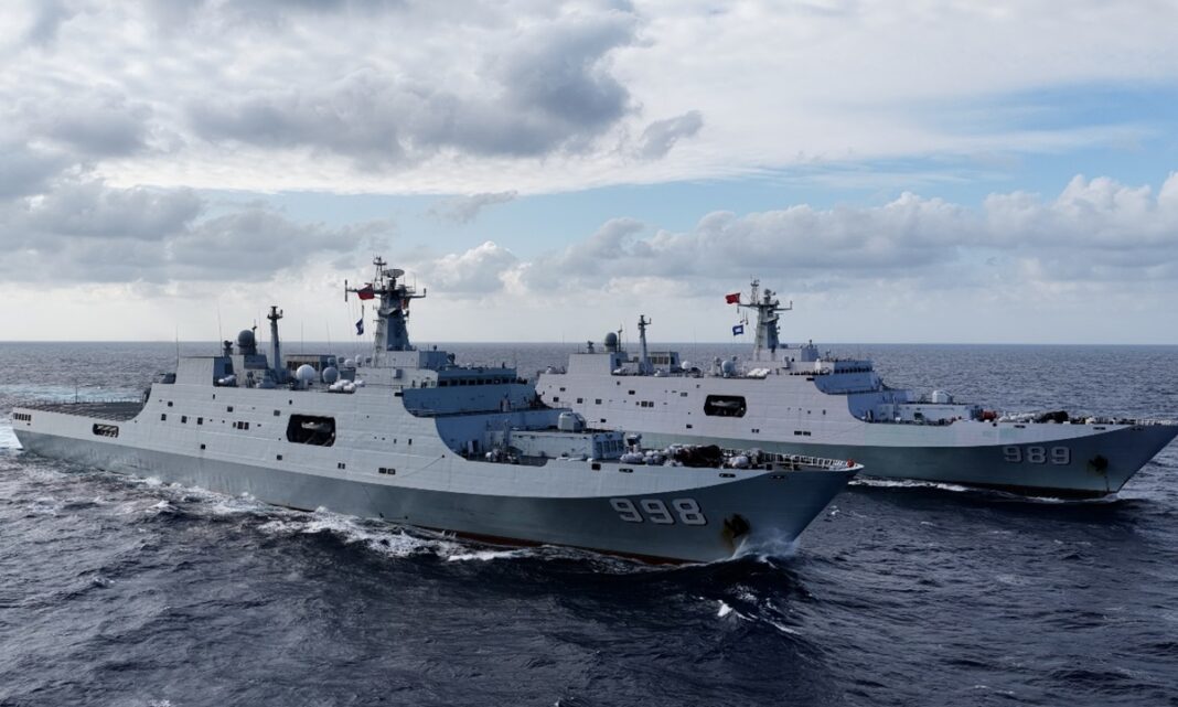 4 navires d'assaut chinois Type 071 s'entraînent pour élargir les ...